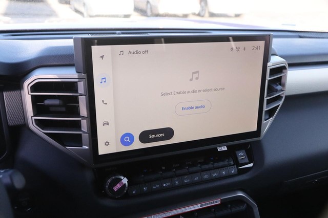 Toyota Sequoia Vehicle Image 18