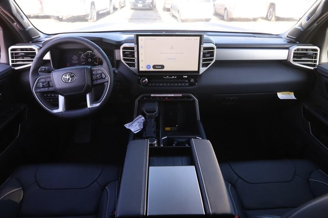 Toyota Sequoia Vehicle Image 24