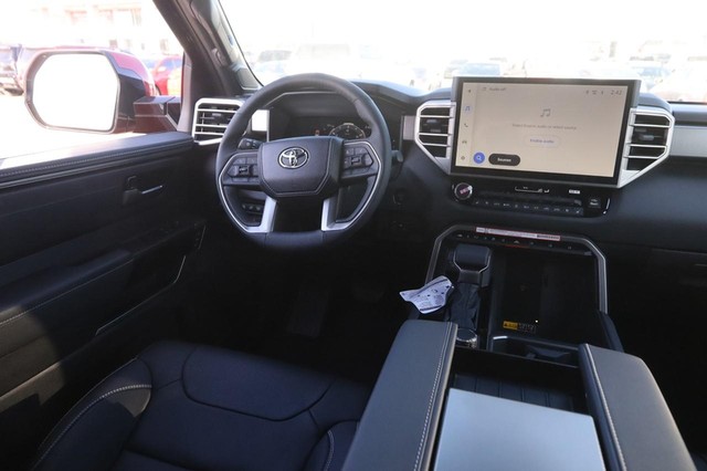 Toyota Sequoia Vehicle Image 25