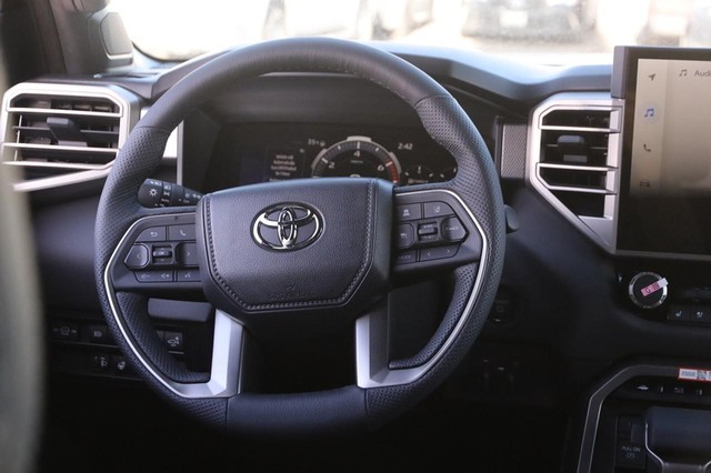 Toyota Sequoia Vehicle Image 26