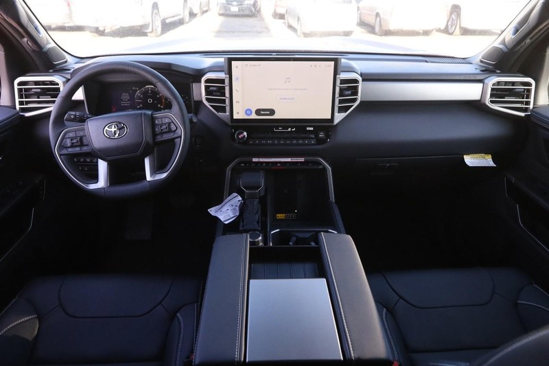 Toyota Sequoia Vehicle Image 24