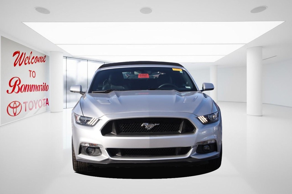 Ford Mustang Vehicle Full-screen Gallery Image 4