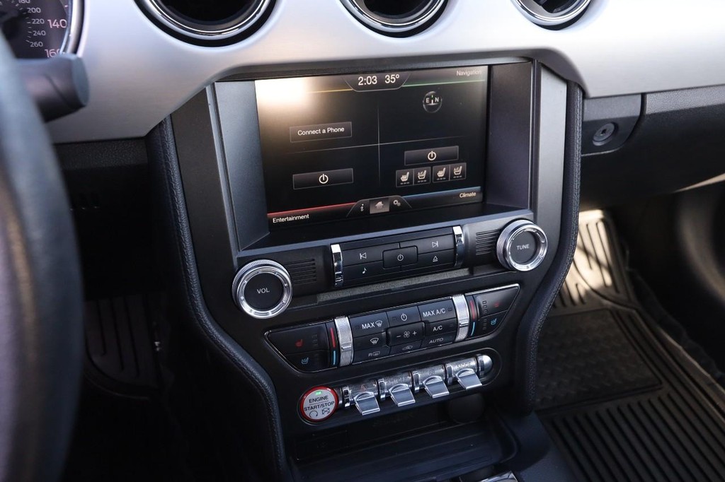 Ford Mustang Vehicle Full-screen Gallery Image 15