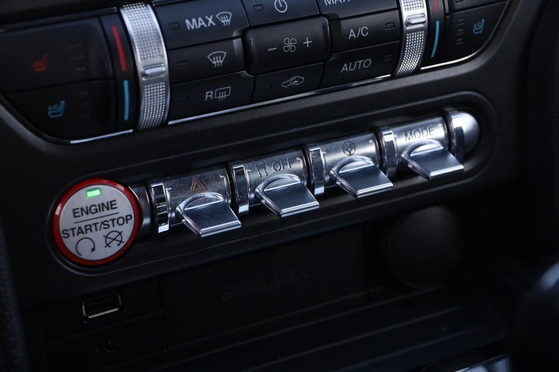 Ford Mustang Vehicle Image 17