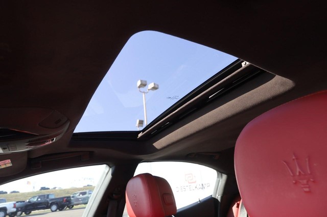 Maserati Ghibli Vehicle Image 08