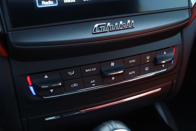 Maserati Ghibli Vehicle Image 17