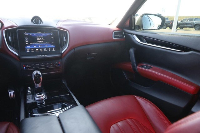 Maserati Ghibli Vehicle Image 24