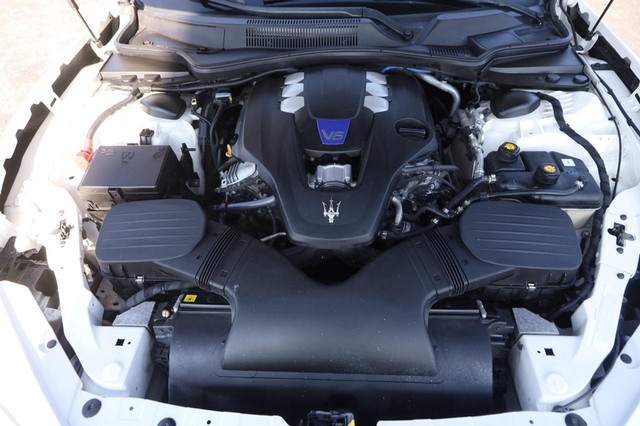 Maserati Ghibli Vehicle Image 26