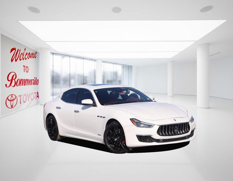 Maserati Ghibli Vehicle Image 02