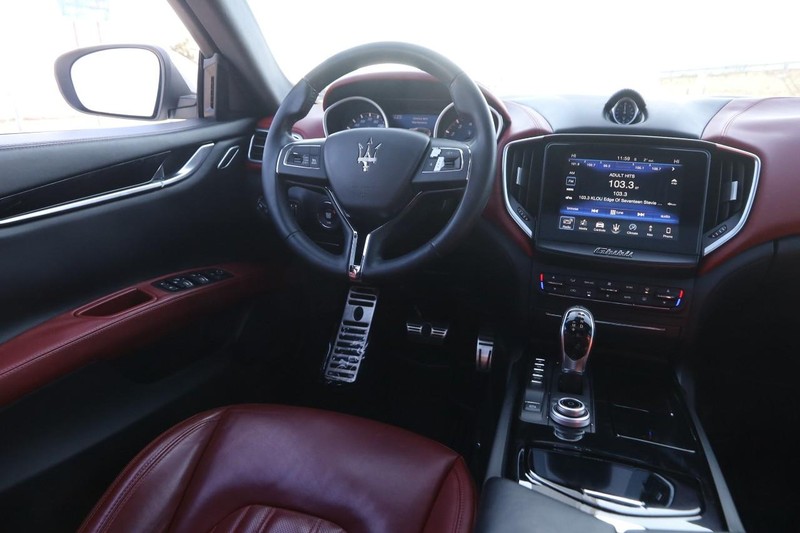 Maserati Ghibli Vehicle Image 21