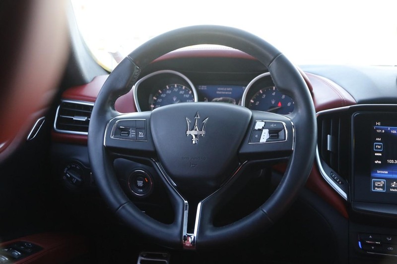 Maserati Ghibli Vehicle Image 22