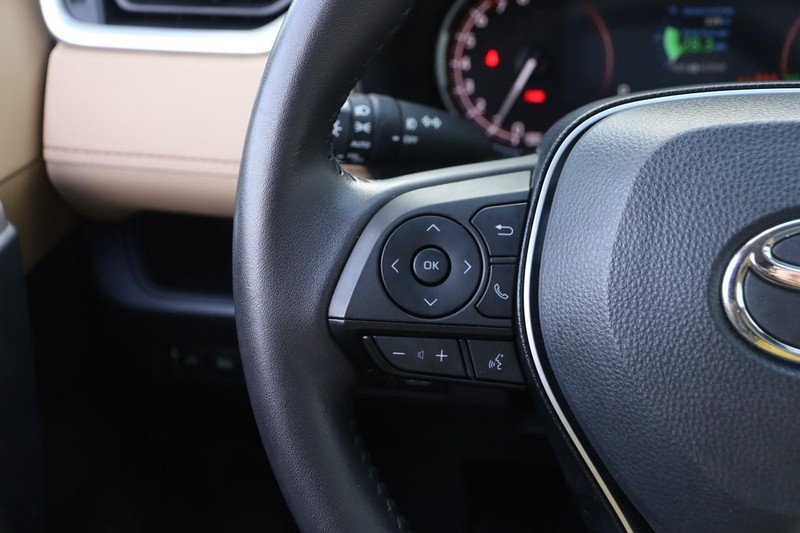 Toyota RAV4 Vehicle Image 13