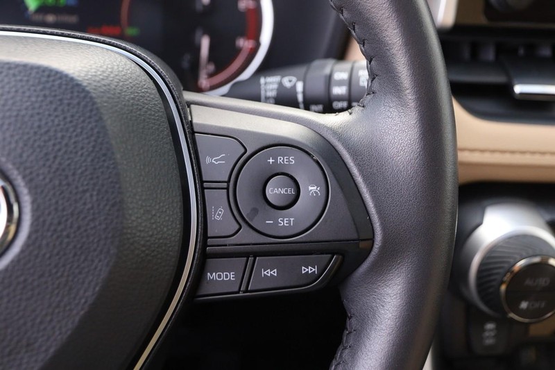 Toyota RAV4 Vehicle Image 14