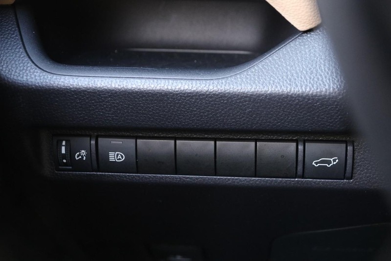 Toyota RAV4 Vehicle Image 21