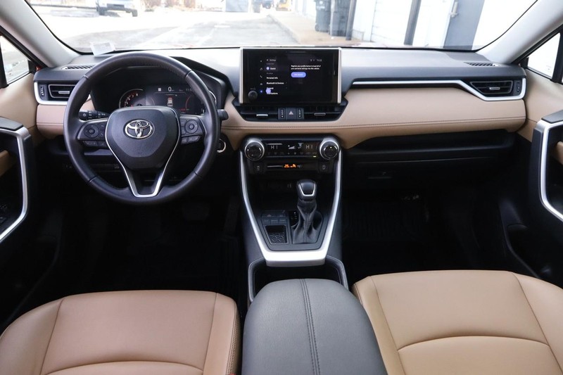 Toyota RAV4 Vehicle Image 22