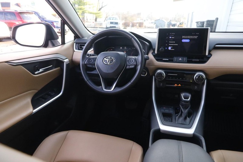 Toyota RAV4 Vehicle Image 23