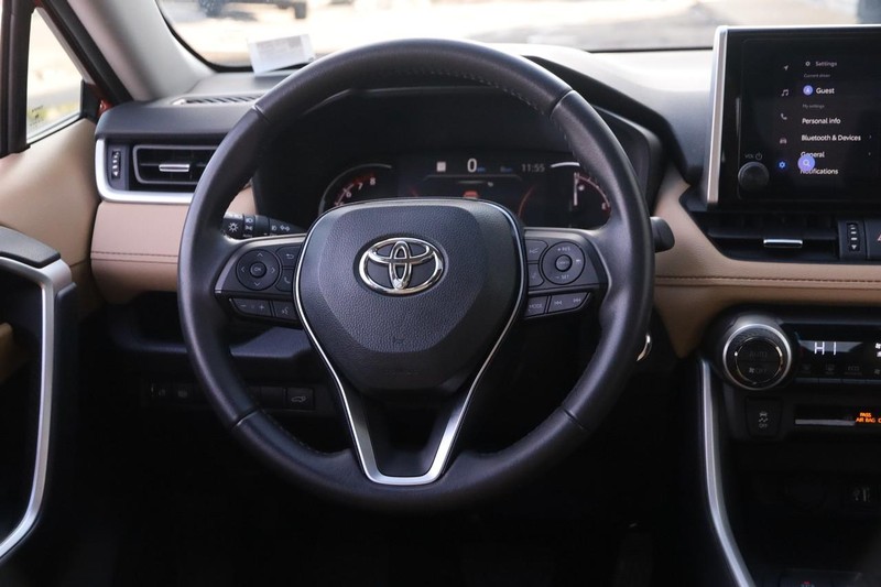 Toyota RAV4 Vehicle Image 24