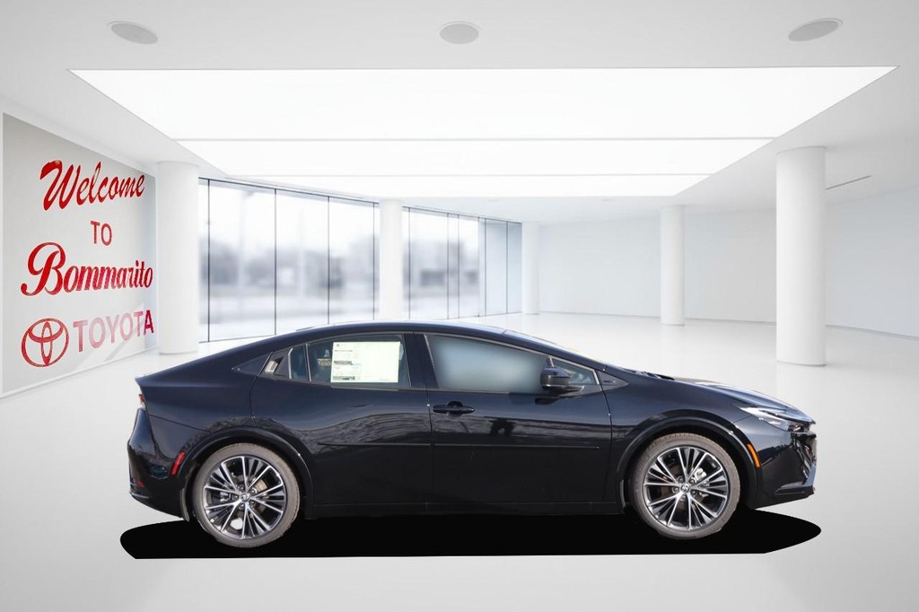 Toyota Prius Vehicle Full-screen Gallery Image 5