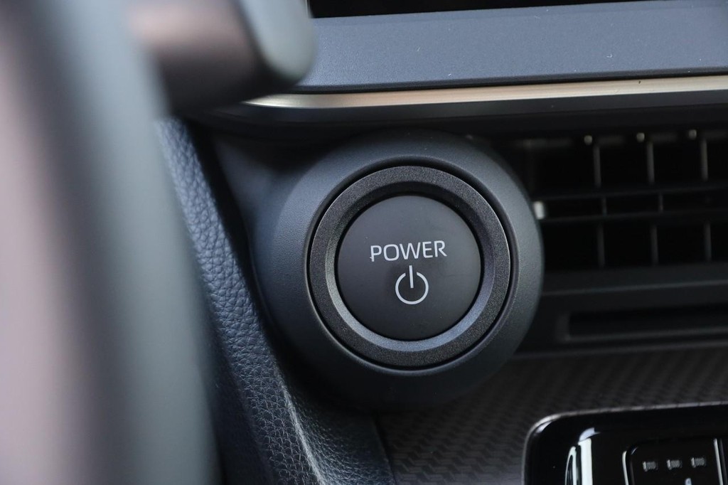 Toyota Prius Vehicle Full-screen Gallery Image 18