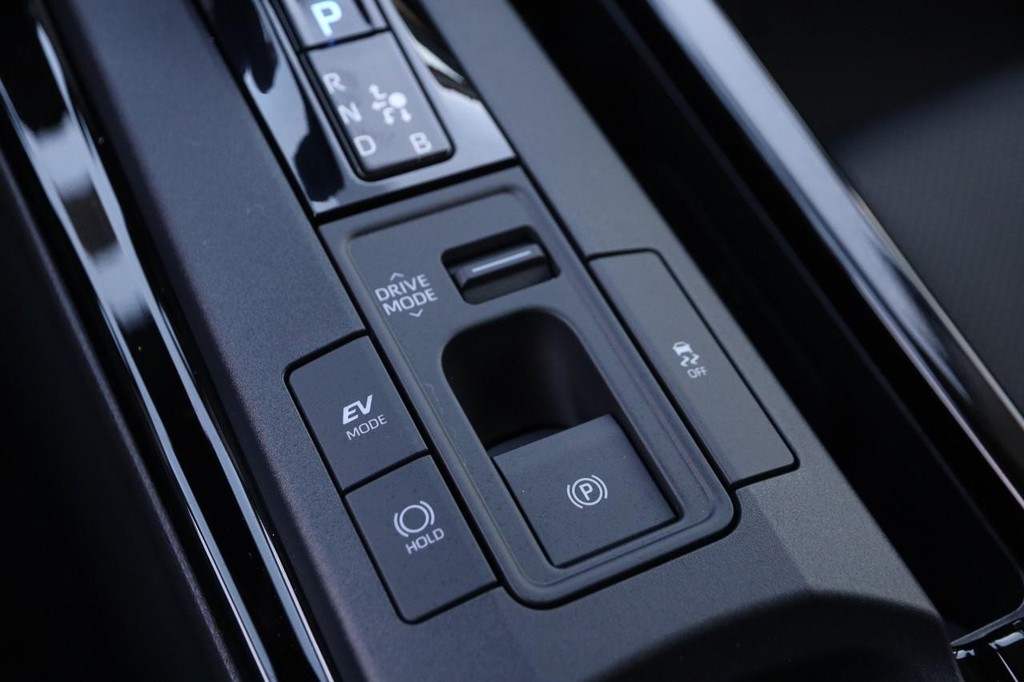 Toyota Prius Vehicle Full-screen Gallery Image 19