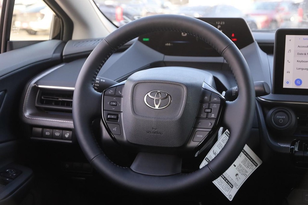 Toyota Prius Vehicle Full-screen Gallery Image 24