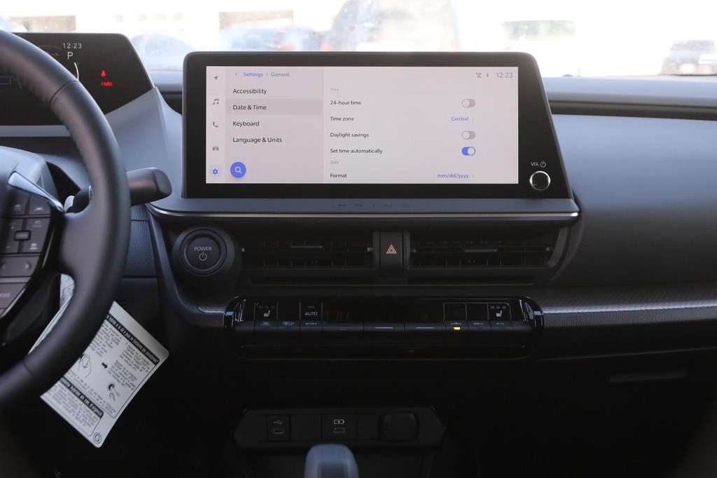 Toyota Prius Vehicle Full-screen Gallery Image 25
