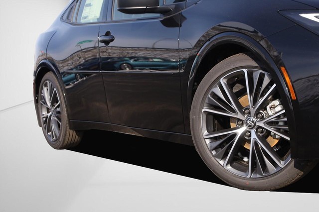 Toyota Prius Vehicle Image 03