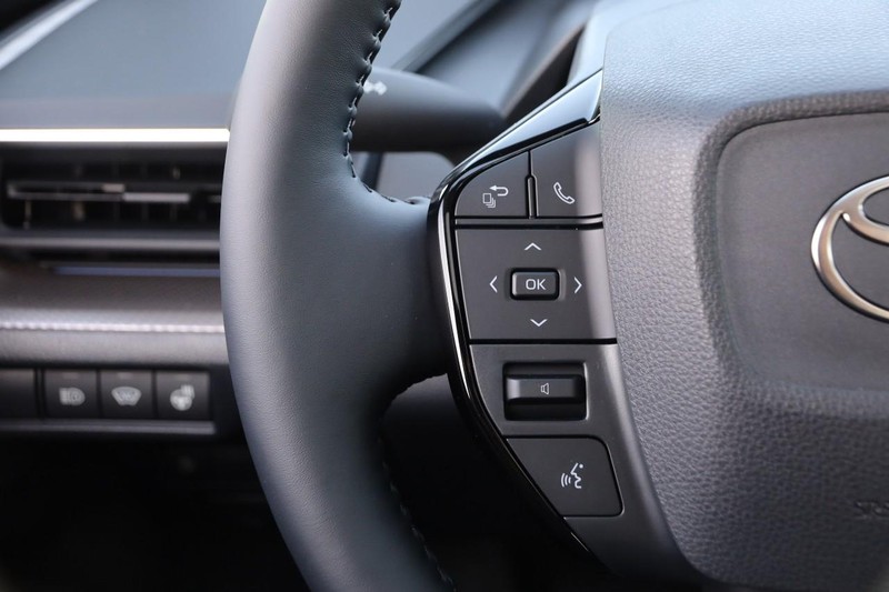 Toyota Prius Vehicle Image 12