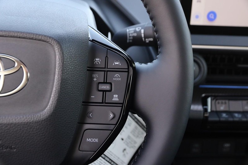 Toyota Prius Vehicle Image 13