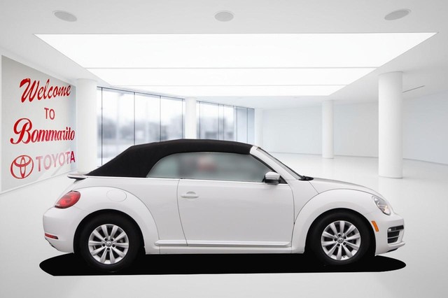 Volkswagen Beetle Convertible Vehicle Image 05
