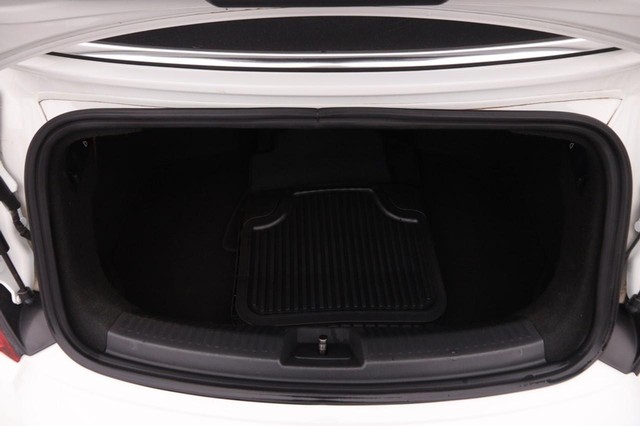 Volkswagen Beetle Convertible Vehicle Image 07