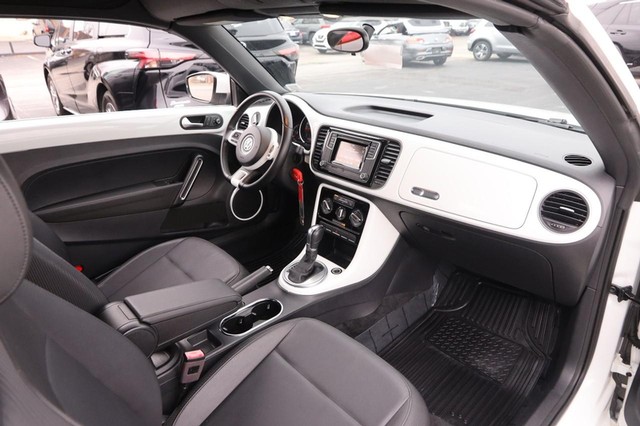 Volkswagen Beetle Convertible Vehicle Image 18