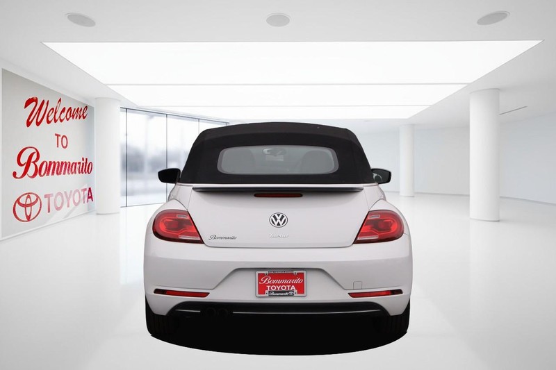 Volkswagen Beetle Convertible Vehicle Image 06