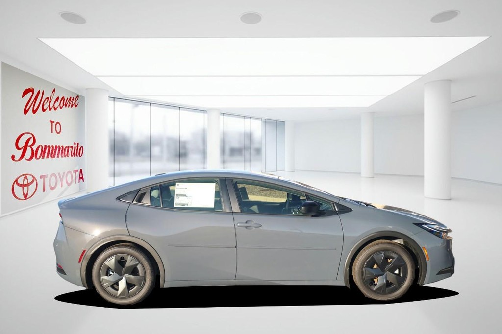 Toyota Prius Vehicle Full-screen Gallery Image 5