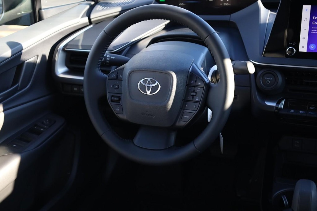 Toyota Prius Vehicle Full-screen Gallery Image 22