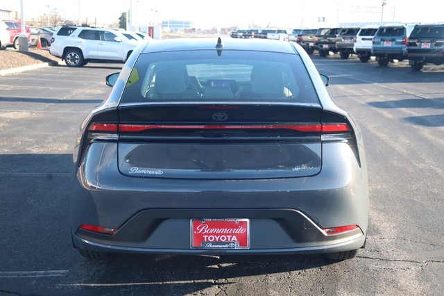 Toyota Prius Vehicle Image 06