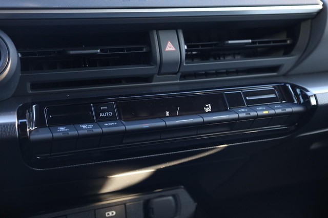 Toyota Prius Vehicle Image 13