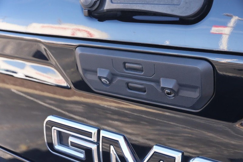 GMC Sierra 1500 Vehicle Full-screen Gallery Image 08