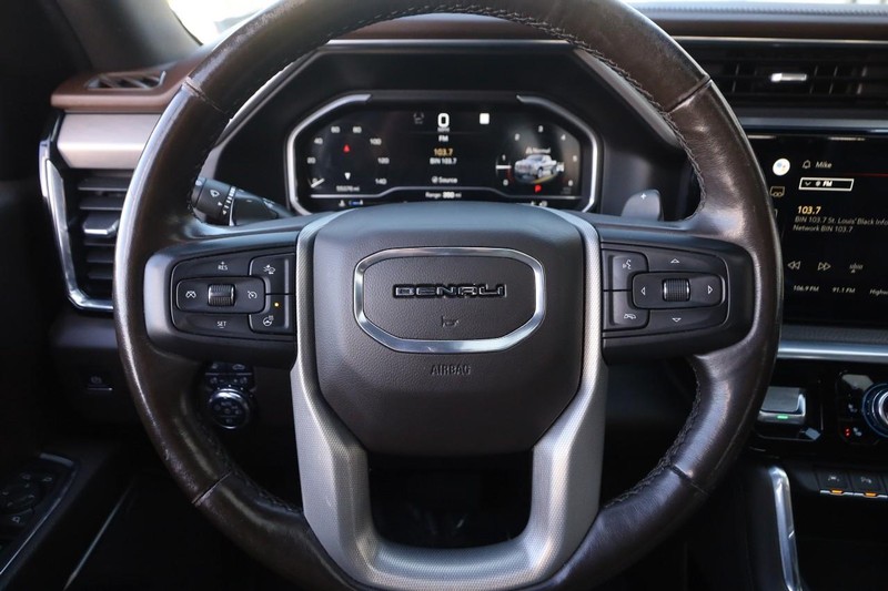 GMC Sierra 1500 Vehicle Full-screen Gallery Image 12