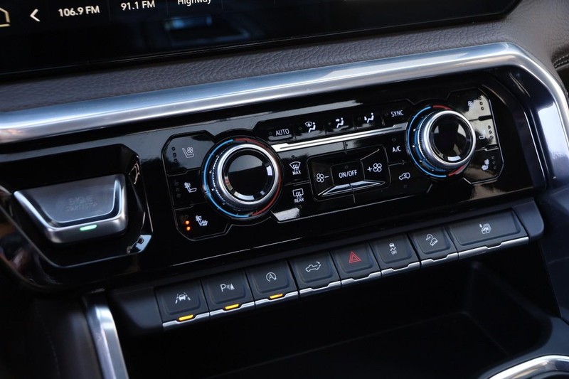 GMC Sierra 1500 Vehicle Full-screen Gallery Image 19