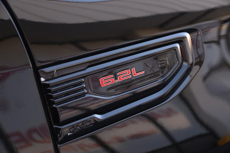 GMC Sierra 1500 Vehicle Full-screen Gallery Image 28