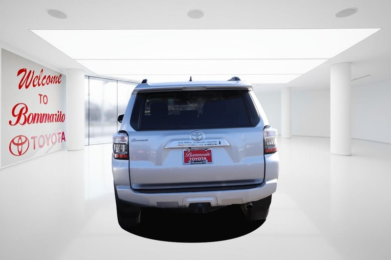 Toyota 4Runner Vehicle Image 06