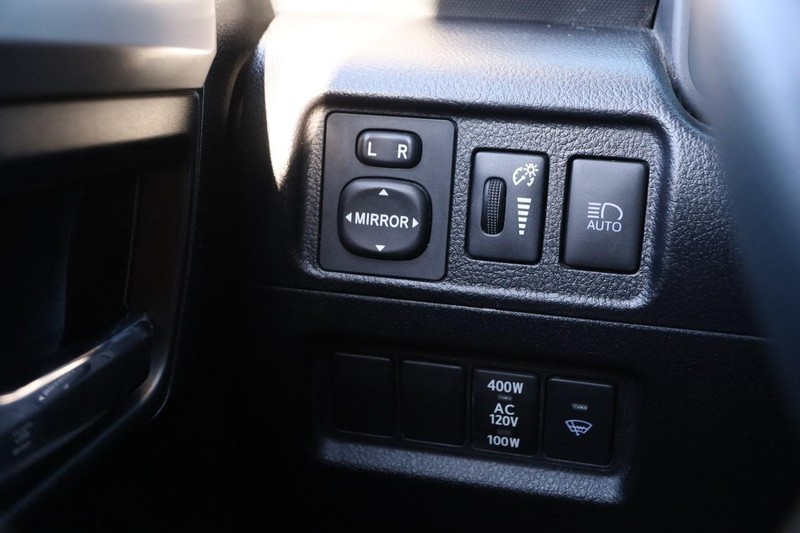 Toyota 4Runner Vehicle Image 19