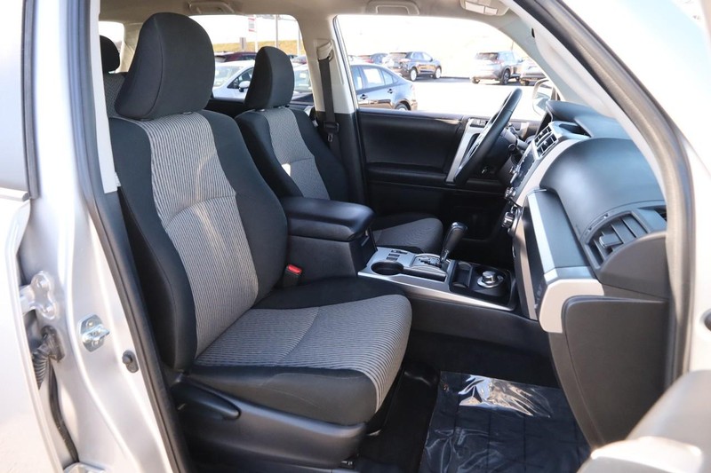 Toyota 4Runner Vehicle Image 25