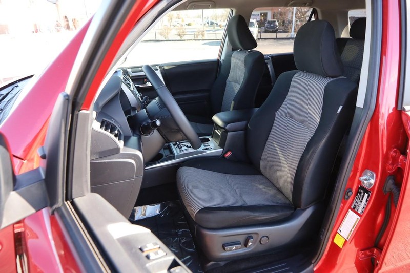 Toyota 4Runner Vehicle Image 08