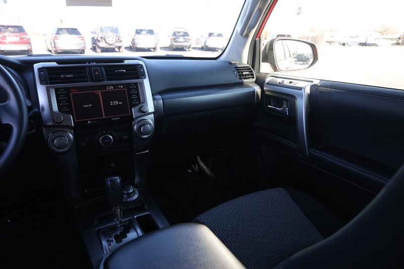 Toyota 4Runner Vehicle Image 24