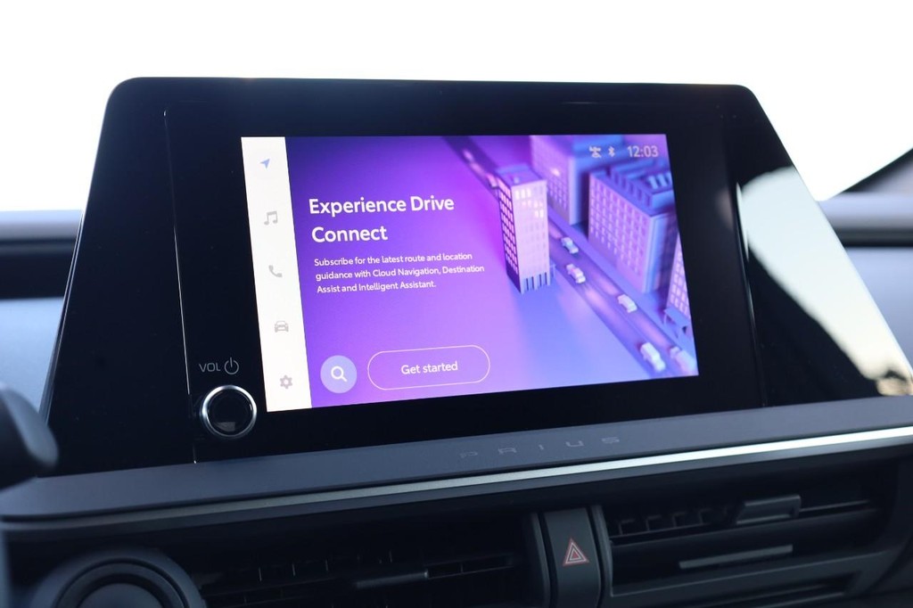 Toyota Prius Vehicle Full-screen Gallery Image 11