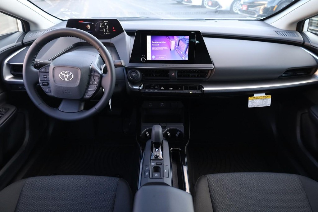 Toyota Prius Vehicle Full-screen Gallery Image 21