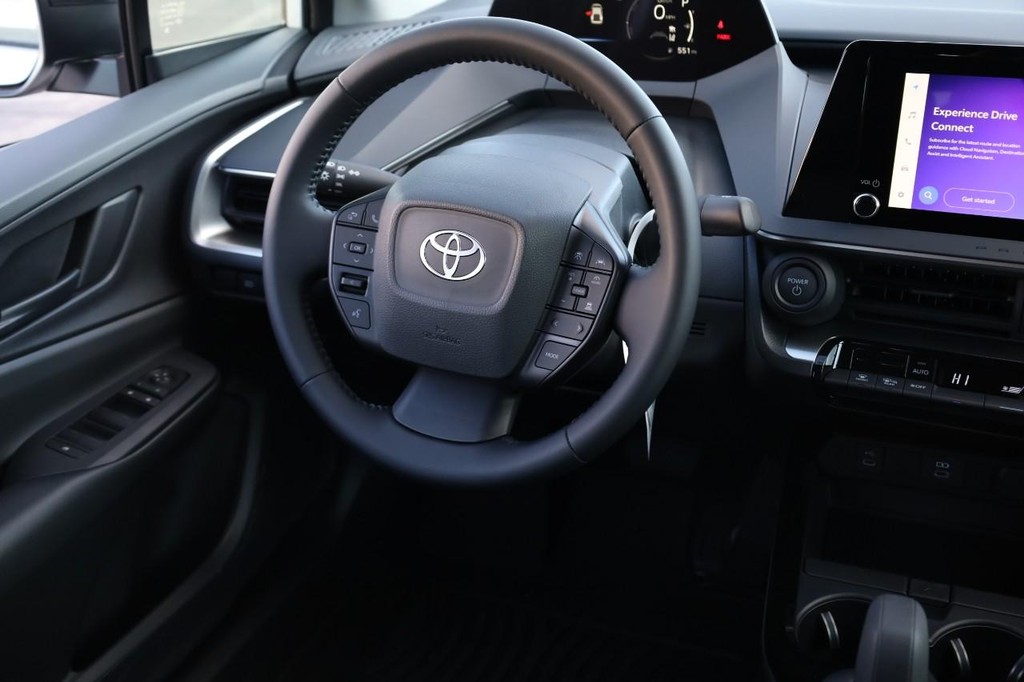 Toyota Prius Vehicle Full-screen Gallery Image 22