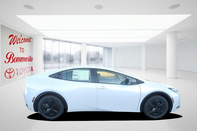 Toyota Prius Vehicle Image 05